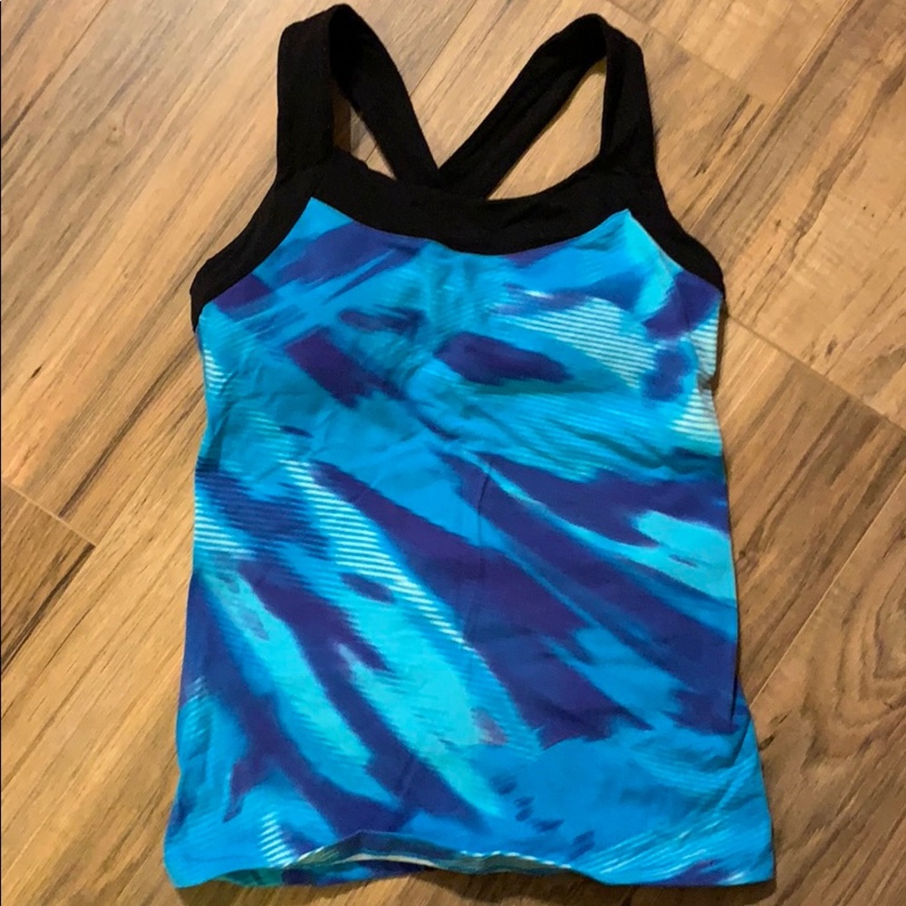 Beautiful Lucy workout tank top w/built in bra